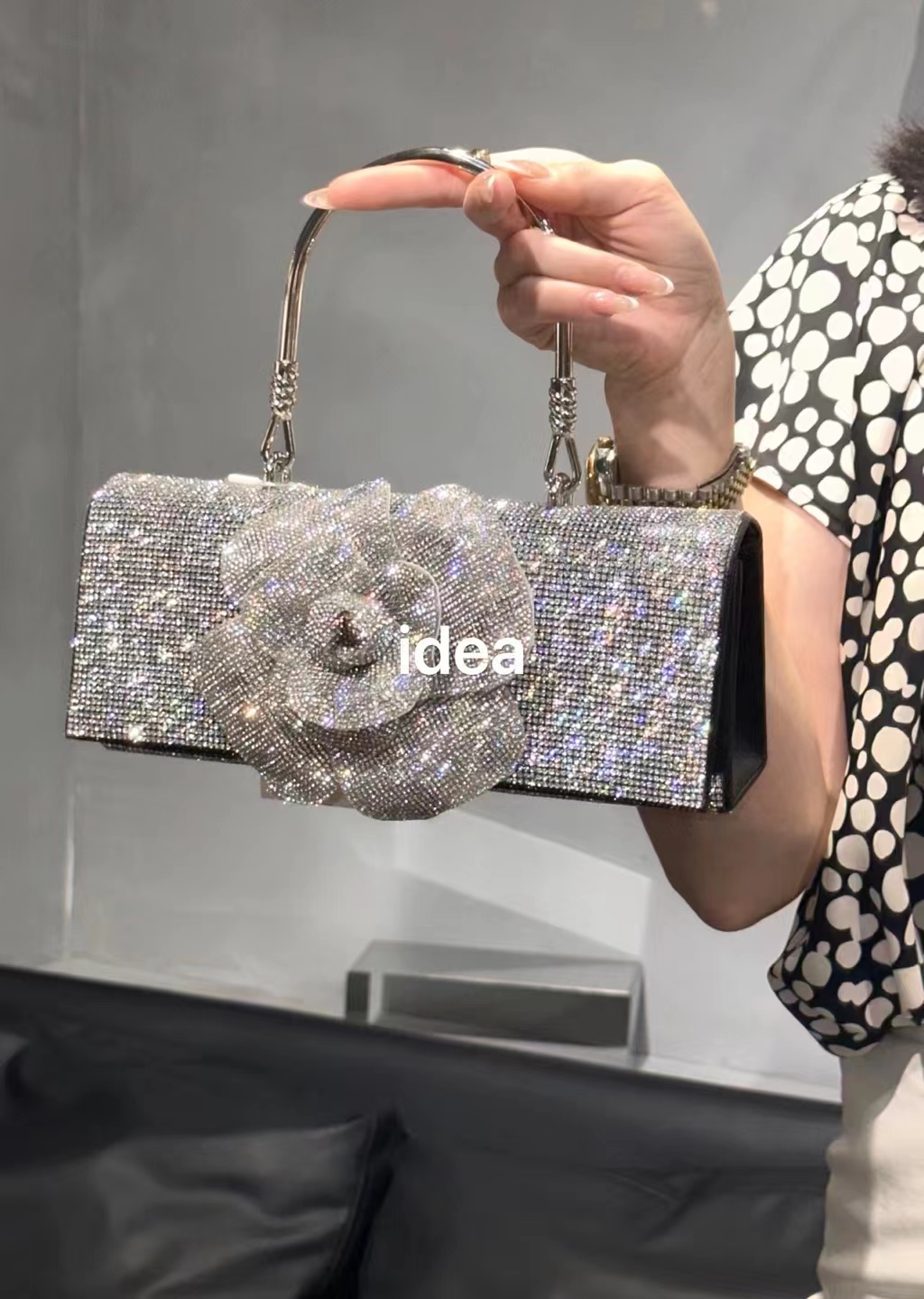 Glitter Diamond Floral Square  – Wedding Vendor recenzja i cena
