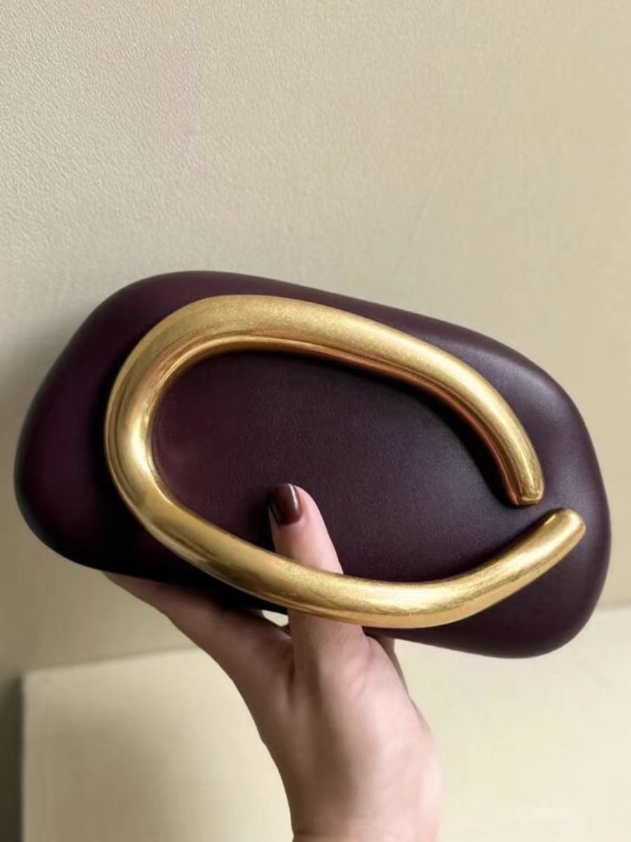 Gold Metal Closure Box Clutch  – Wedding Vendor recenzja i cena